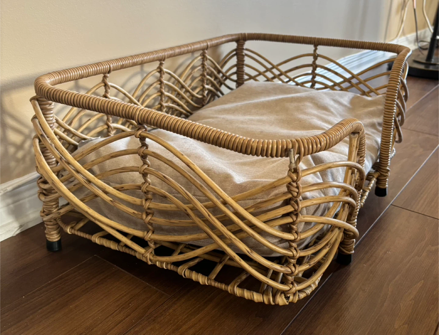Woven  Wicket Pet Bed with Cushion - photo 2