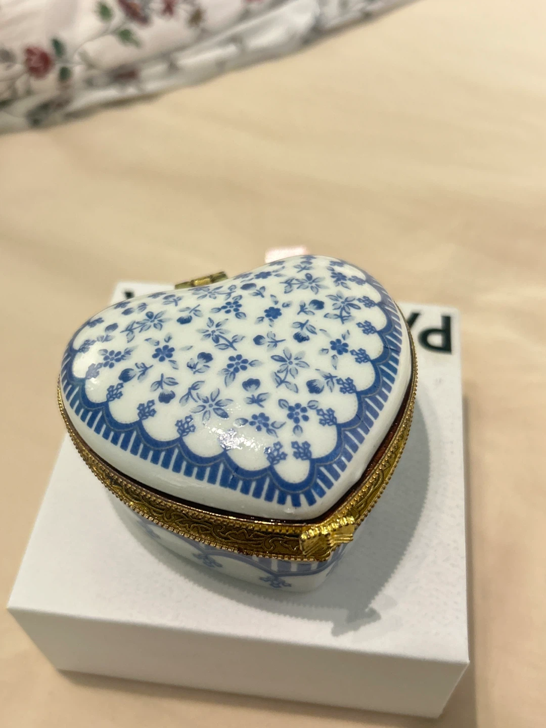 Heart-shaped Porcelain Trinket Box - photo 2