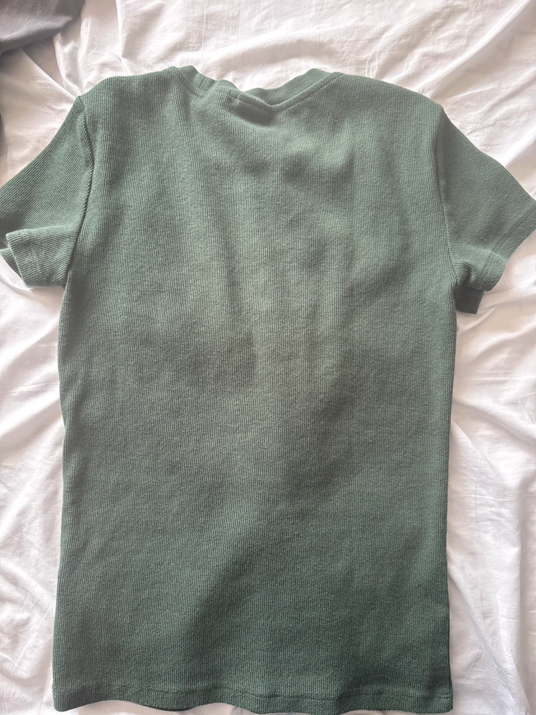 ARITZIA Ribbed Short Sleeve T-Shirt - Campus Green - Size S - photo 2