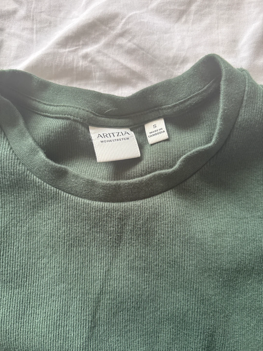 ARITZIA Ribbed Short Sleeve T-Shirt - Campus Green - Size S - photo 3