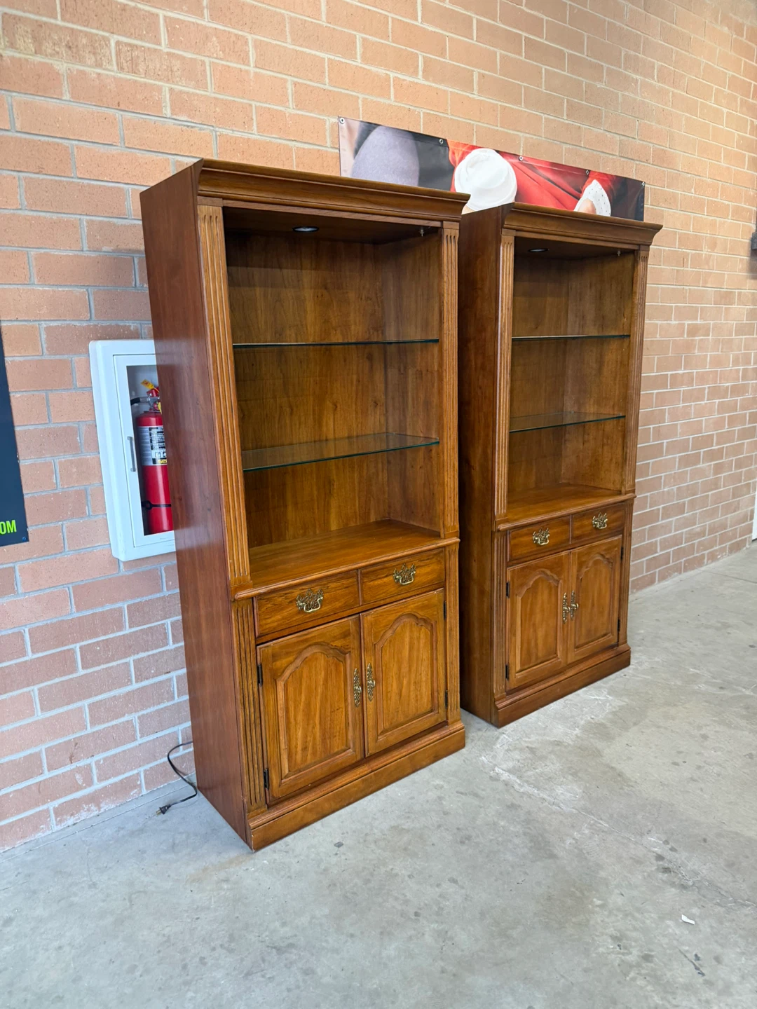Thomasville Bookcase with Glass Shelves and Storage Cabinets - photo 4