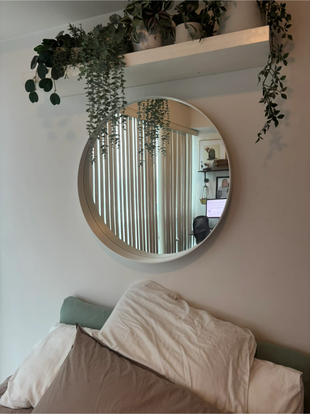 Round Wall Mirror