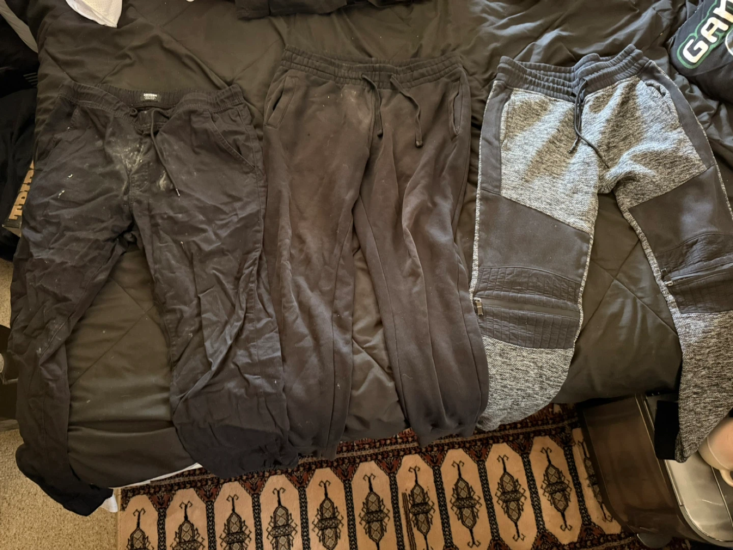 3 jogger pants