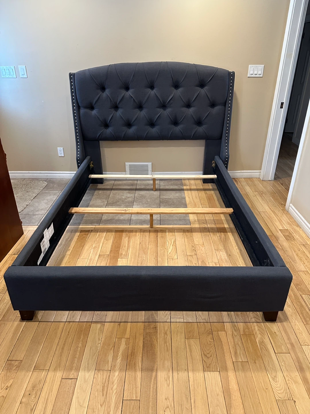 Queen Size Lark Manor Dorthy Upholstered Bed (CAN DELIVER)