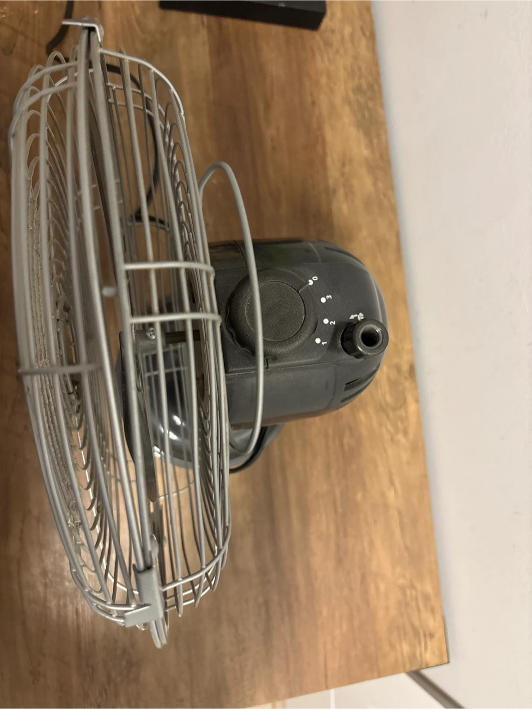 Small Sunbeam Table Fan Diameter 11 inches - photo 3