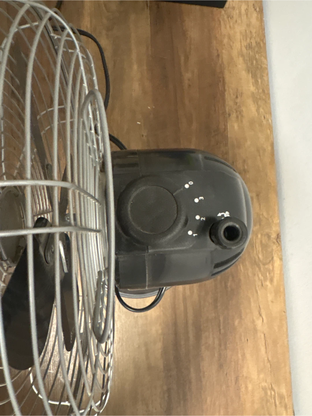 Small Sunbeam Table Fan Diameter 11 inches - photo 2