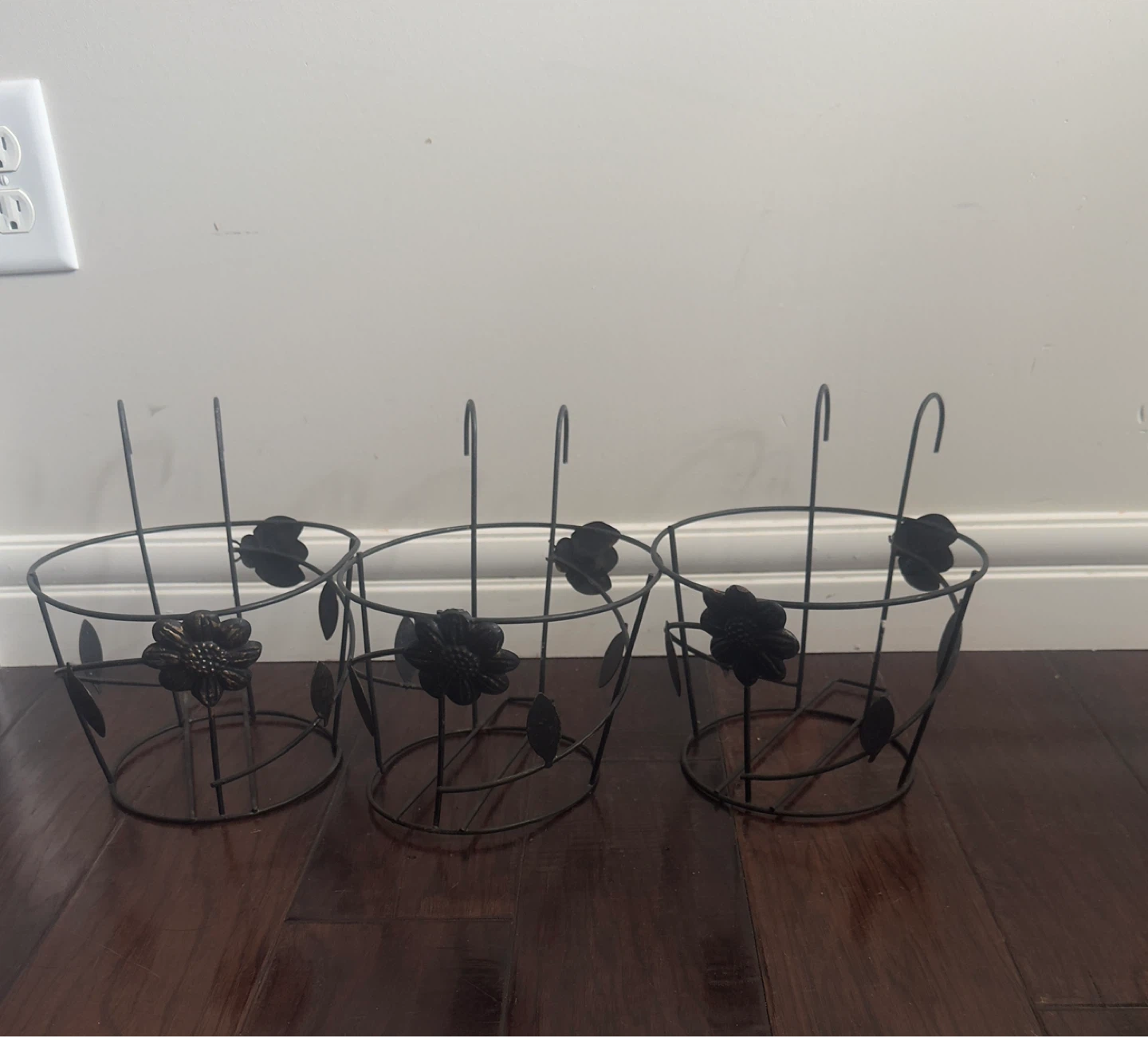 Set of 3 Metal Hanging Planters