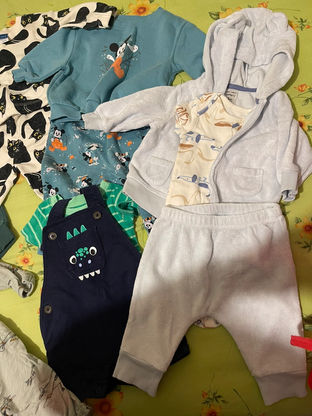 Carter's Baby Boy 3 months Clothes Bundle 15 pieces - photo 2