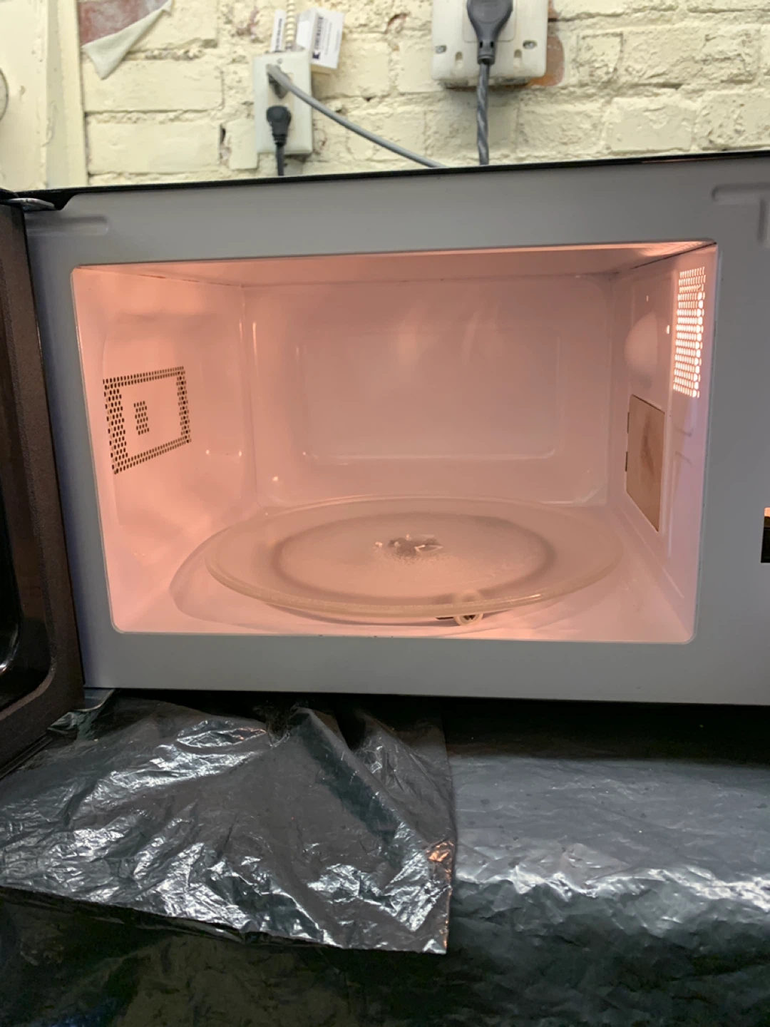 Comfee Microwave Oven - photo 3