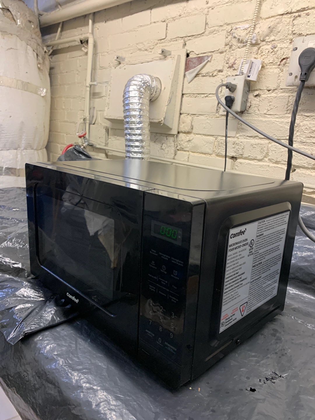 Comfee Microwave Oven - photo 2