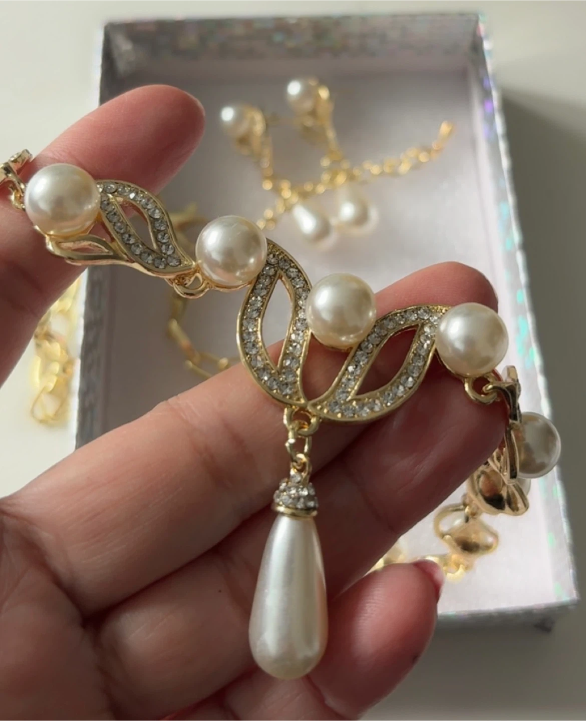 Beautiful Pearl and Rhinestone Necklace and Earring Set - photo 2