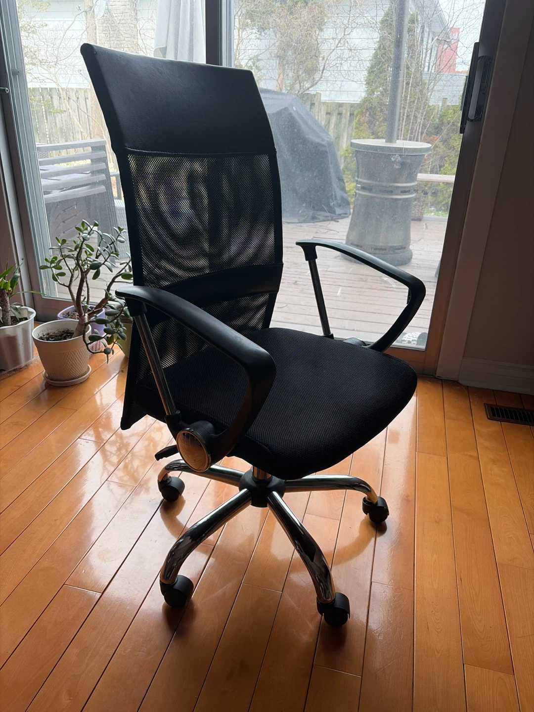 Black Mesh Office Chair with Lumbar Support