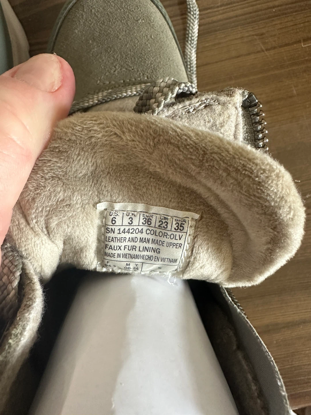 🥕Skechers Women's Olive Green Faux Fur Lined Hiking Boots Size 6 - photo 3