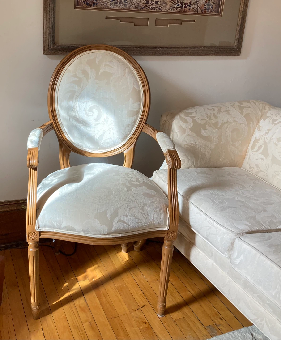 Free sofa & chair - photo 2
