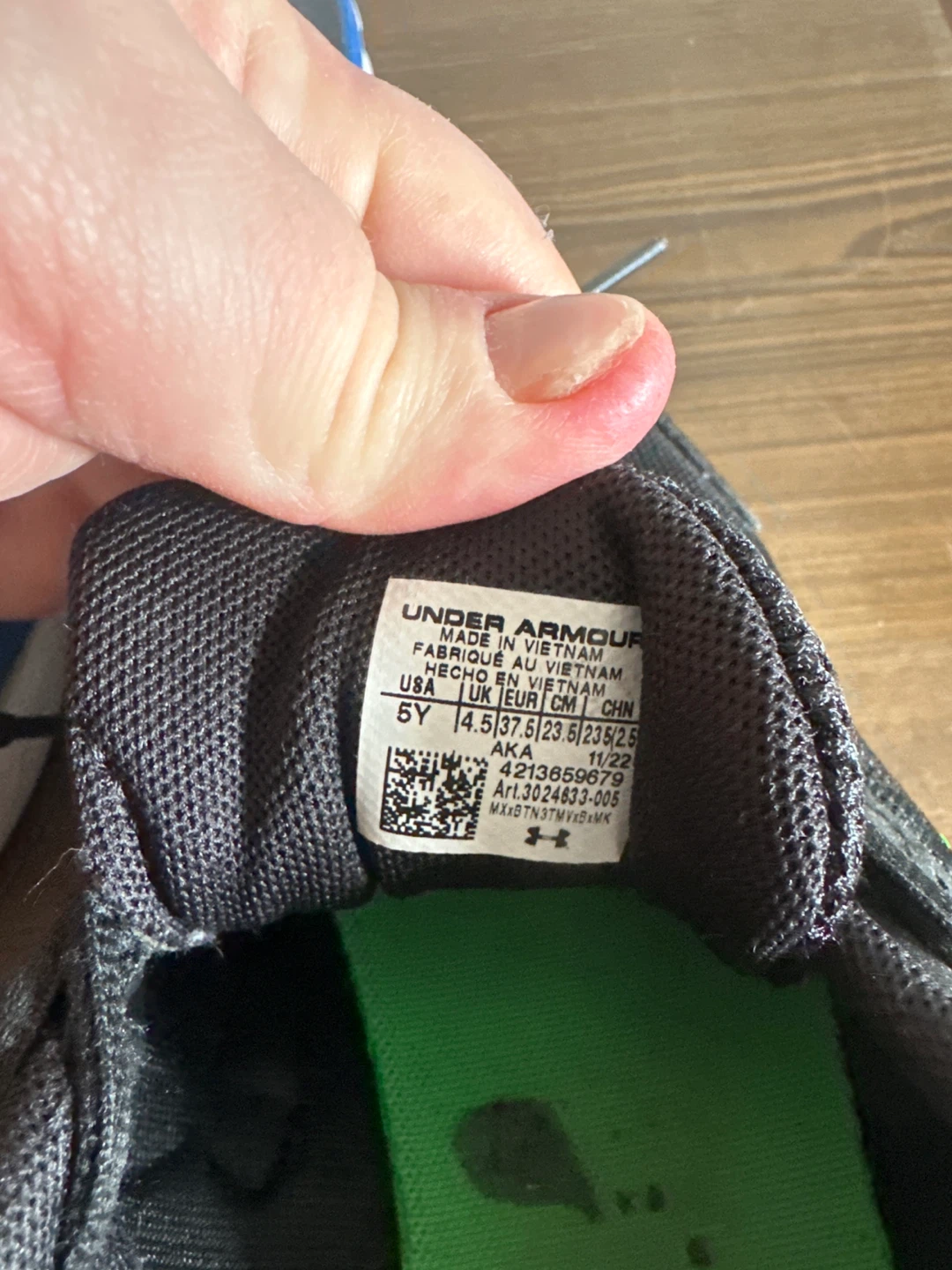 🥕Under Armour Assert Shoes - Black/Green/Blue - Kids Size 5Y - photo 3