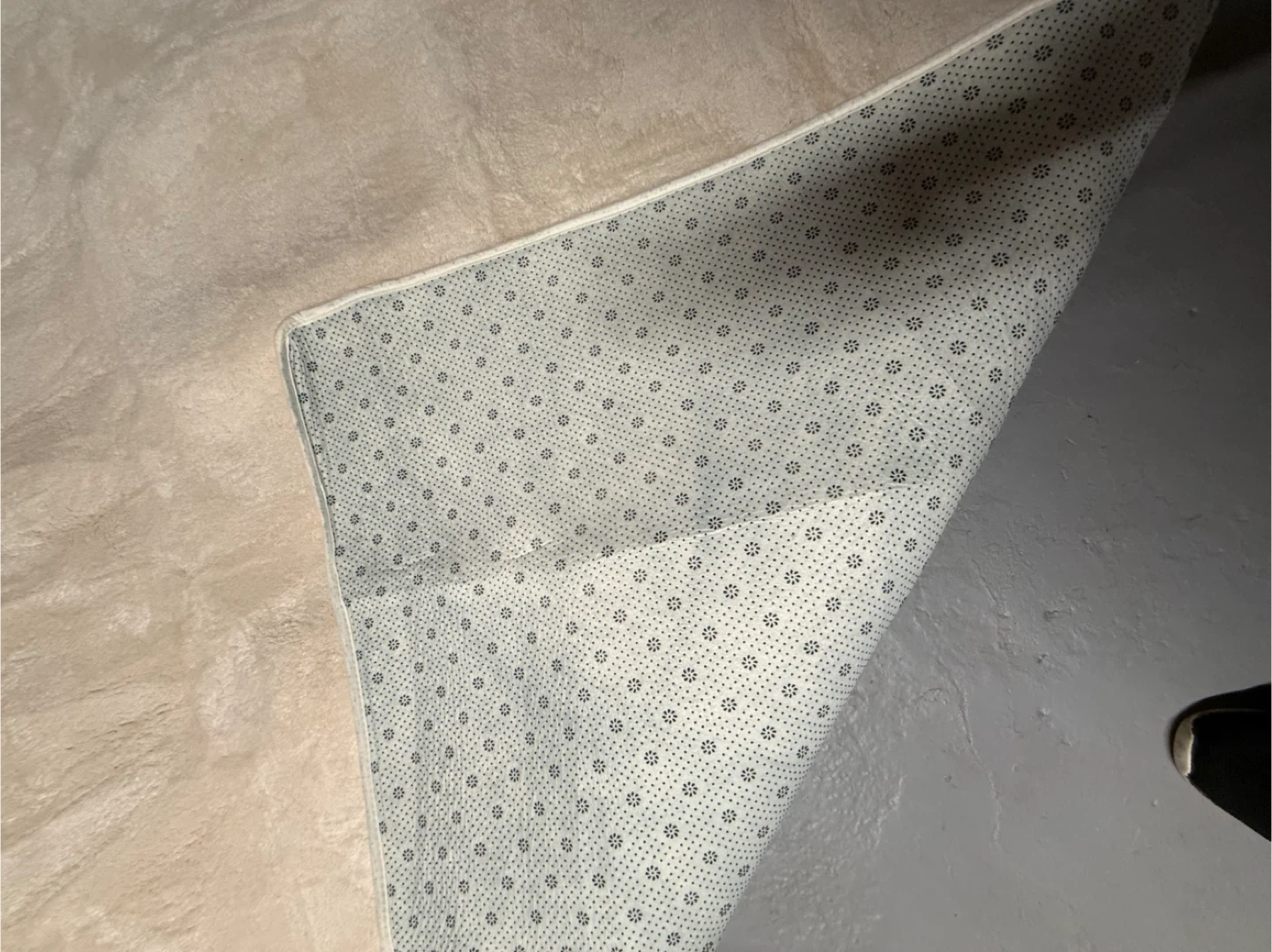 New area rug 10ft x 6.5 ft machine washable - photo 2