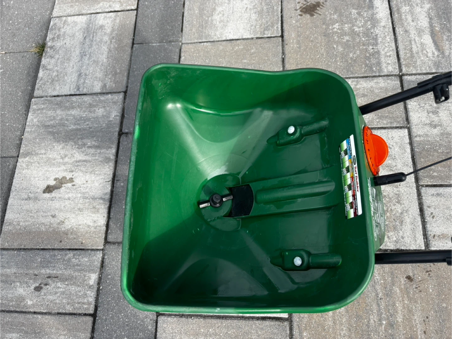 Scotts Turf Builder Edgeguard Mini Spreader - photo 3