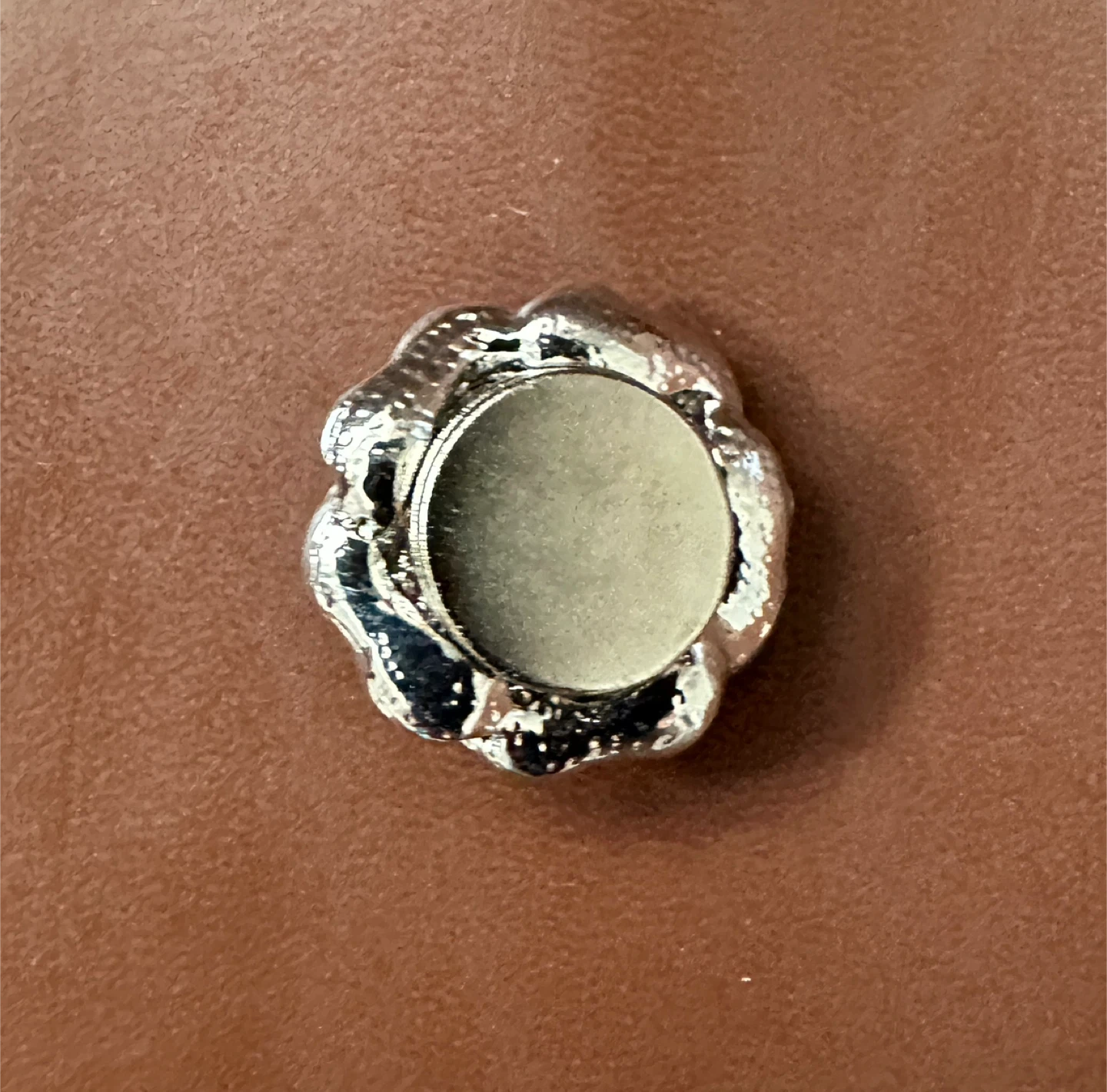 Sparkly Flower Brooch Pin - New -$5 - East York - photo 2