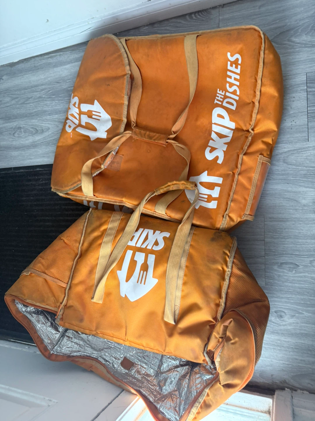 SkipTheDishes Insulated Delivery Bags (Set of 2)