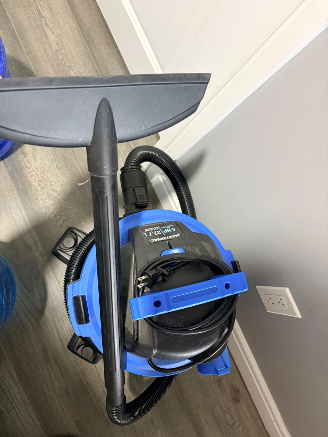Mastervac 4 HP Wet/Dry Shop Vacuum - 22.7 L - photo 2