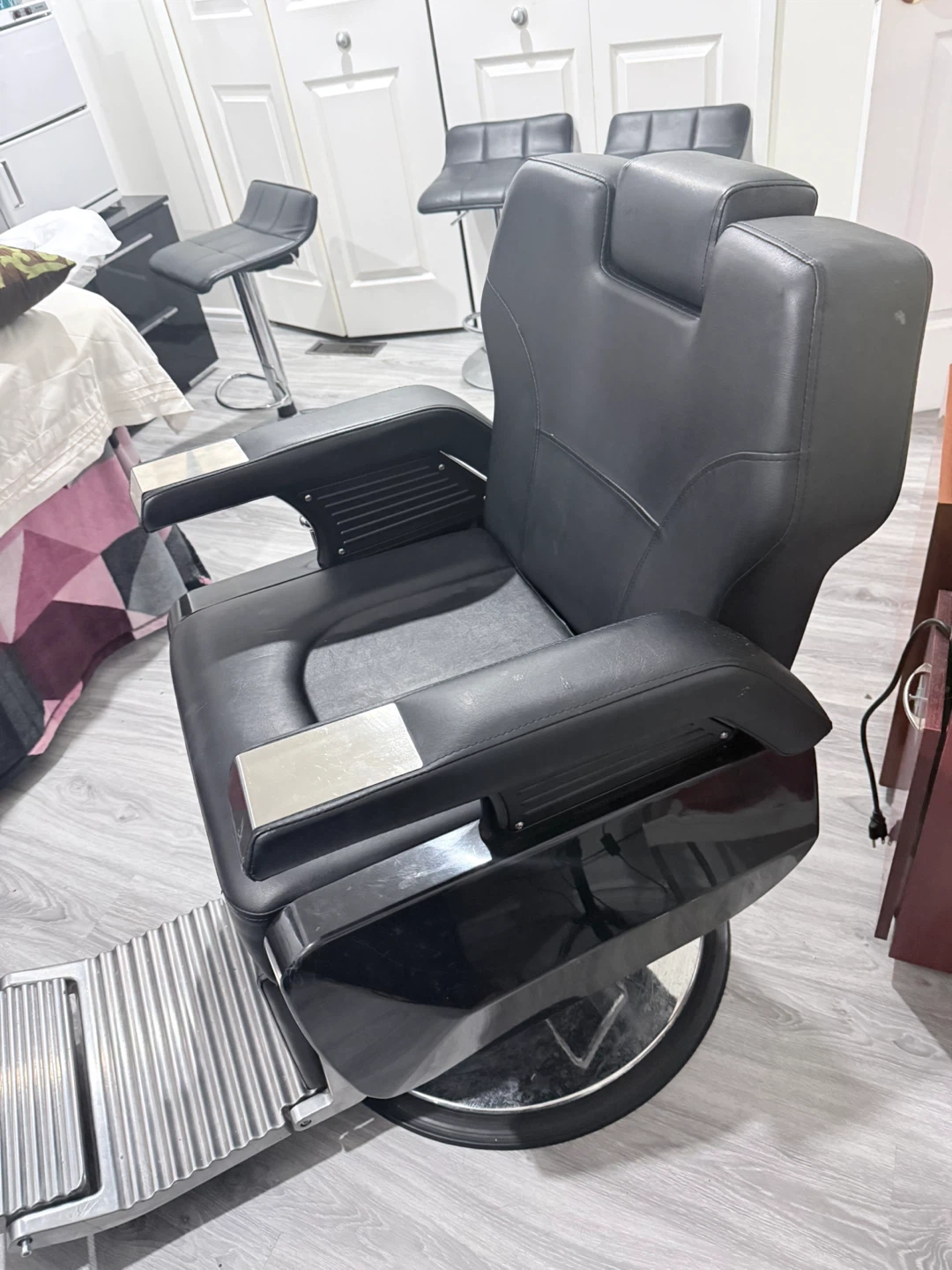 Black Barber Chair - photo 5
