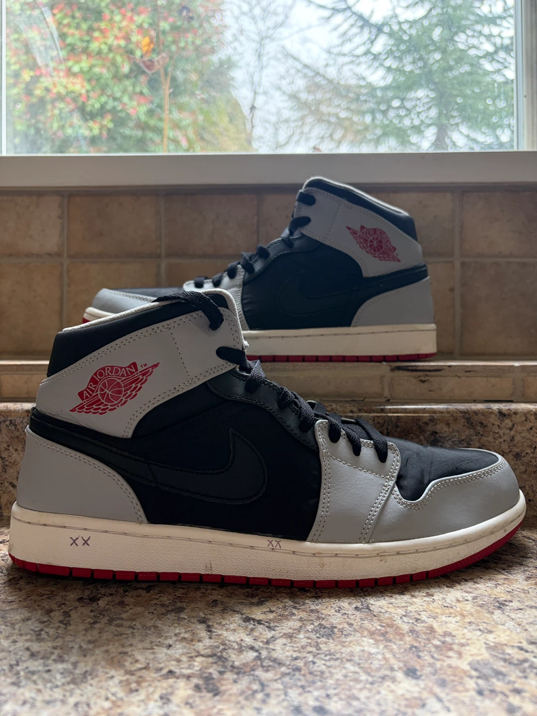 Air Jordan 1 Mid SE Shoes