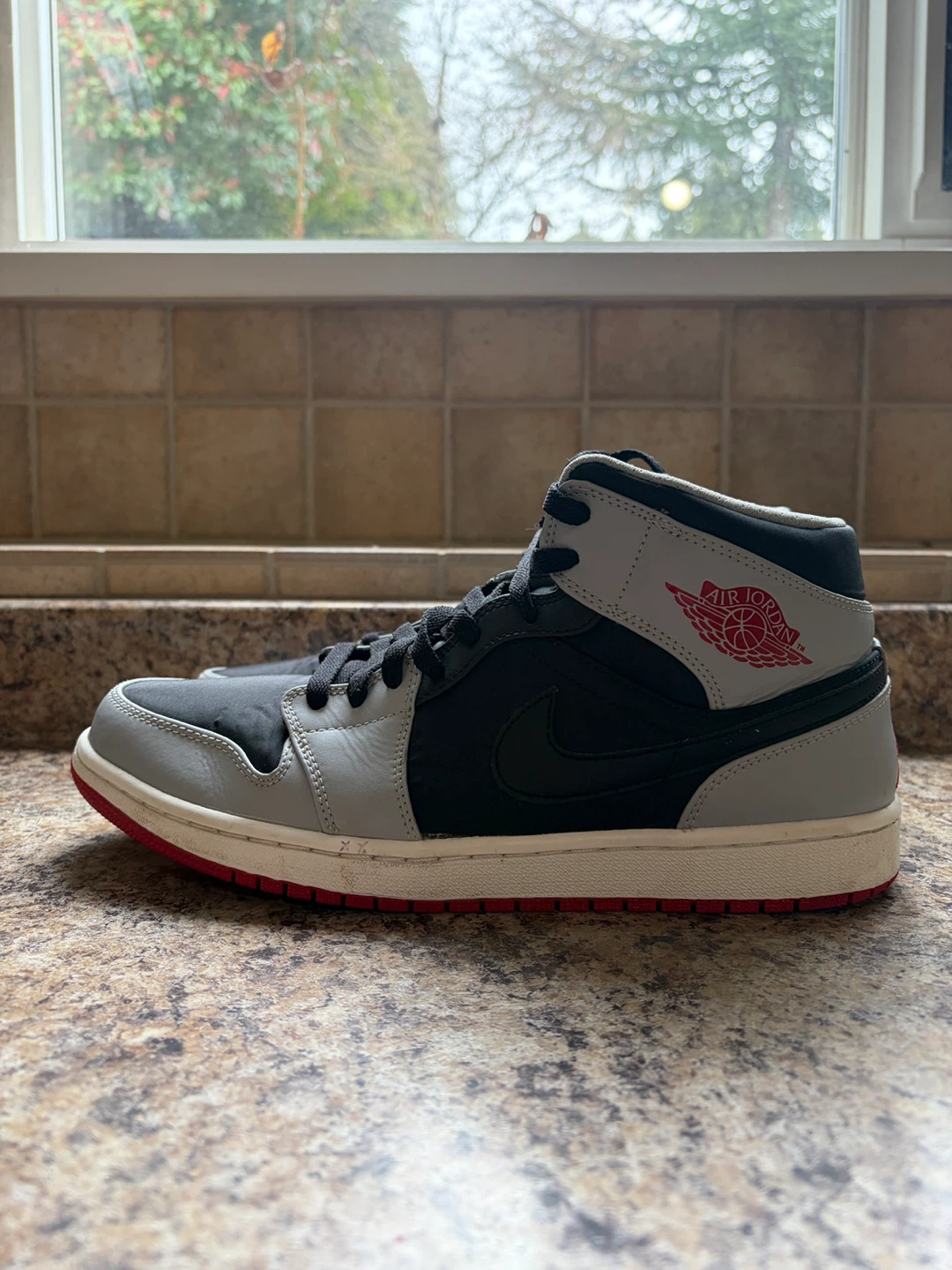Air Jordan 1 Mid SE Shoes - photo 3