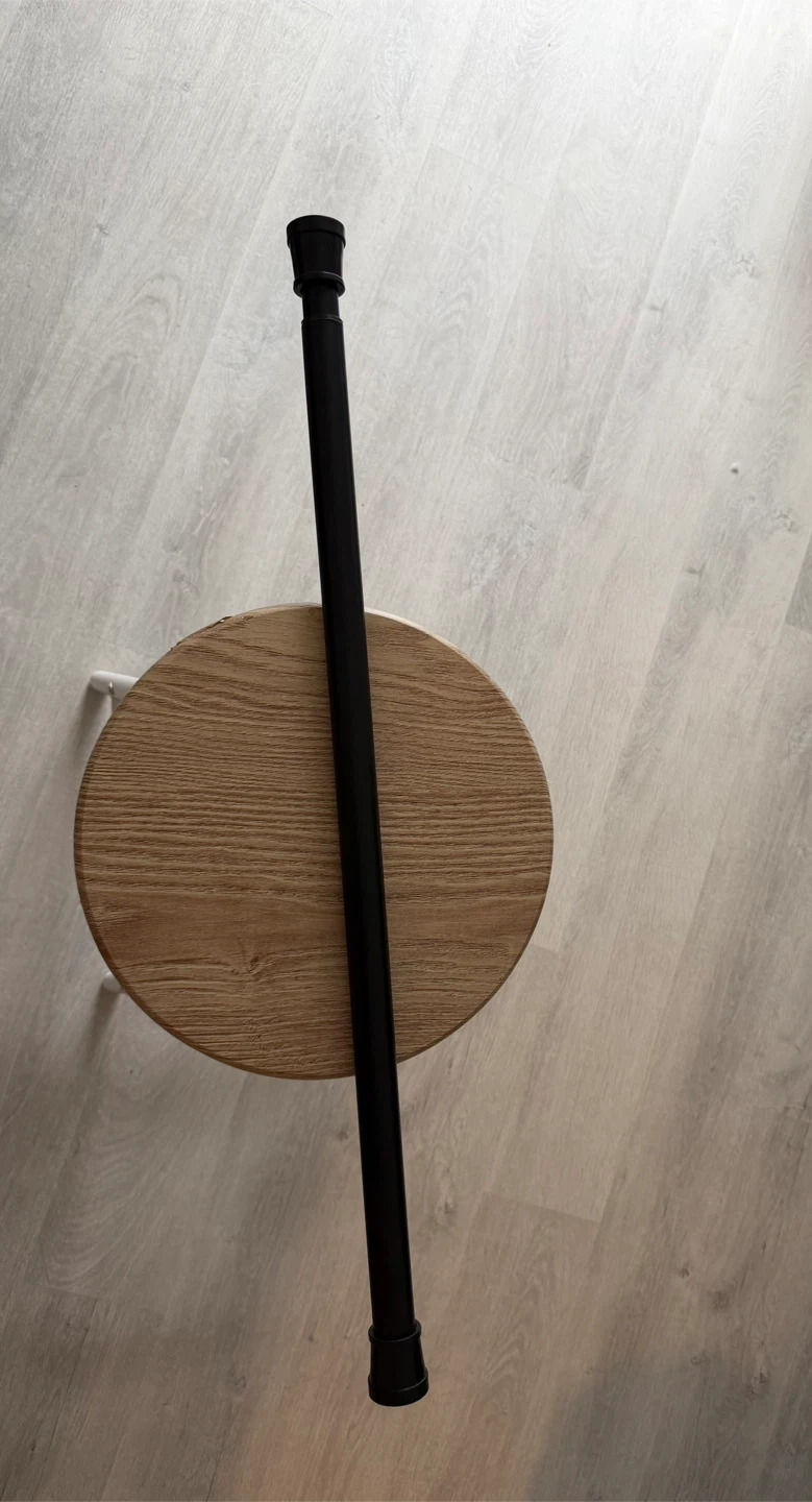 Extendable curtain rod