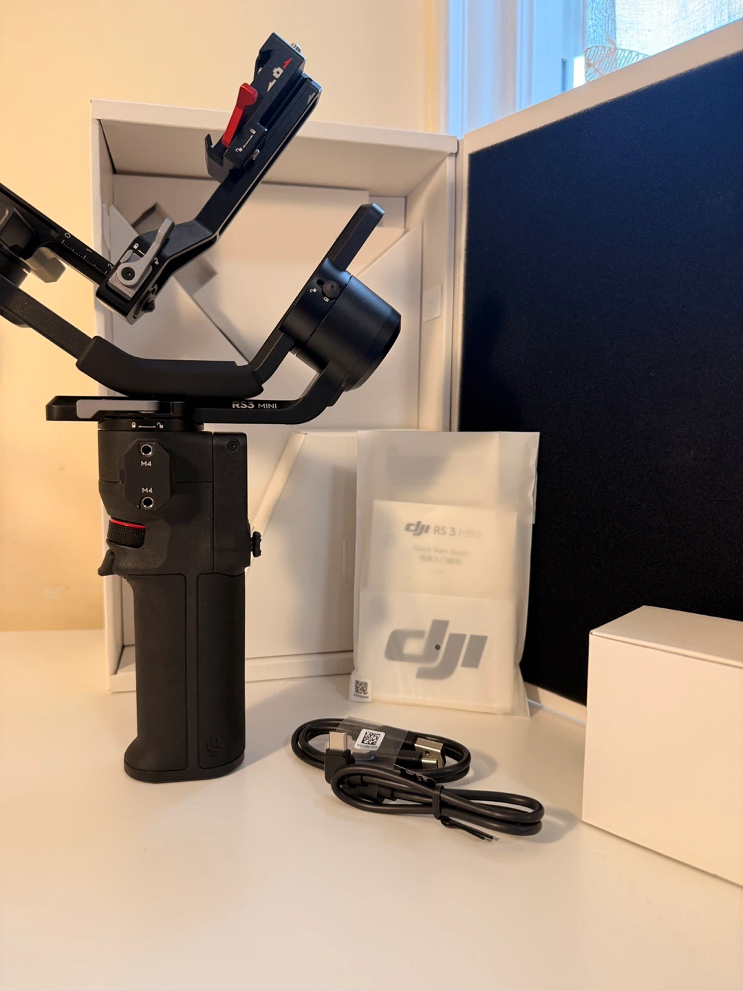 DJI RS 3 Mini Gimbal Stabilizer - photo 3