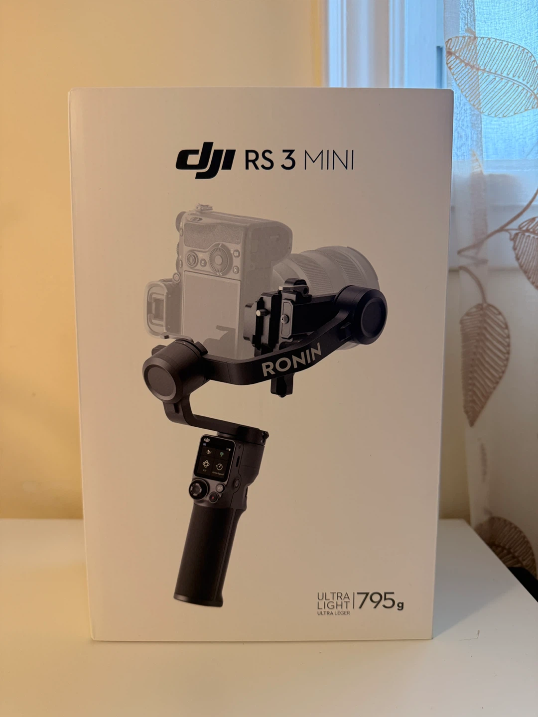 DJI RS 3 Mini Gimbal Stabilizer