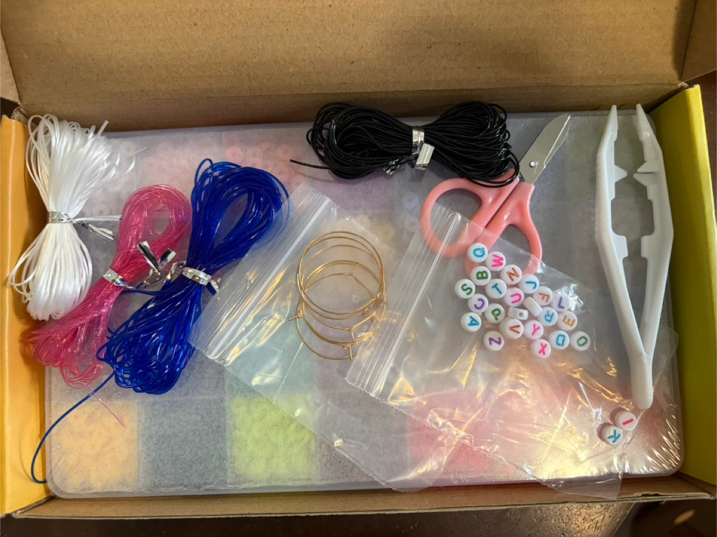 QUEFE 7000pcs Clay Bead Kit for DIY and Gift - photo 4