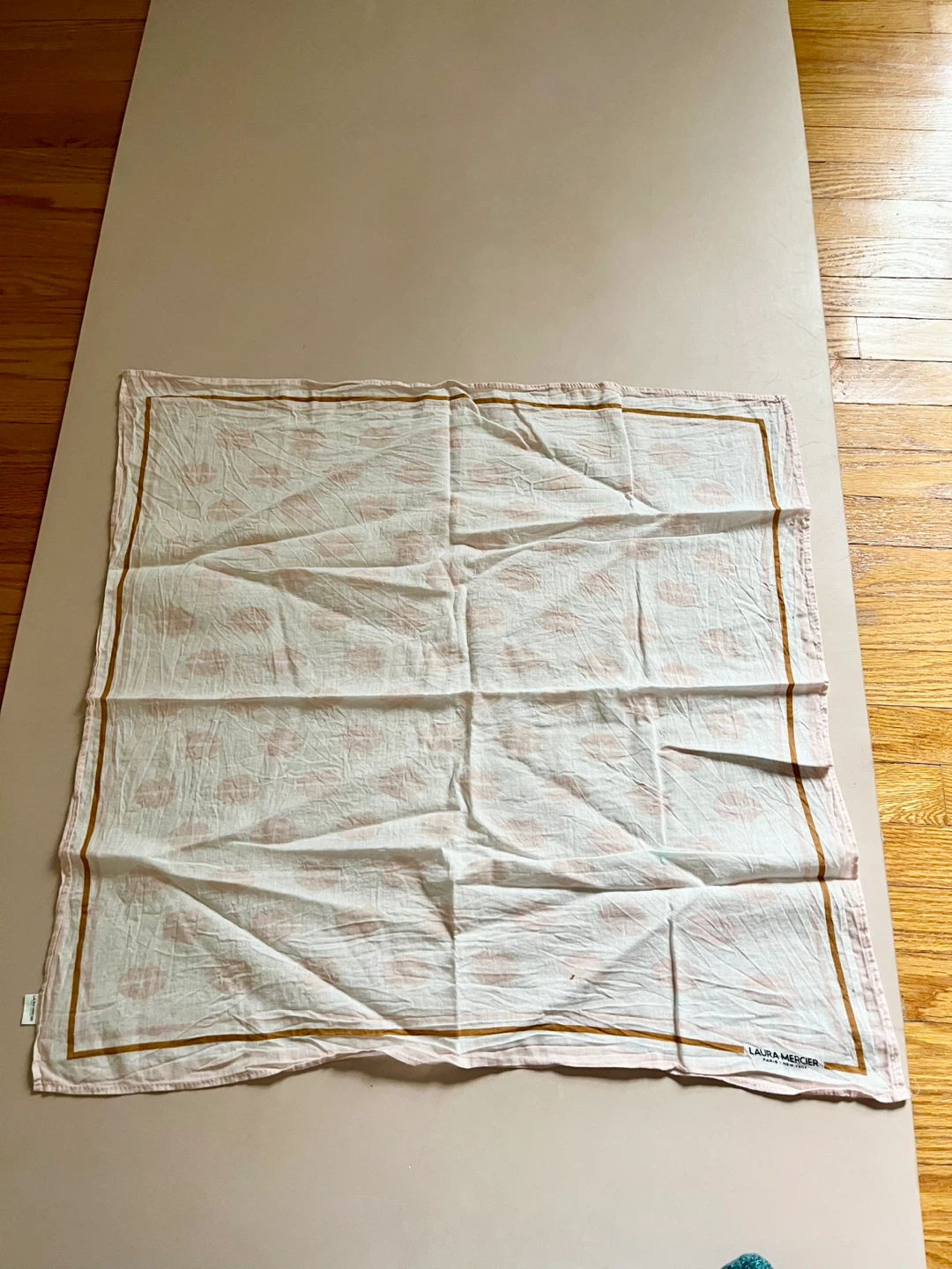 Bundle of 5 Scarves: Laura Mercier, Dell'Ama, Philosophy - photo 4