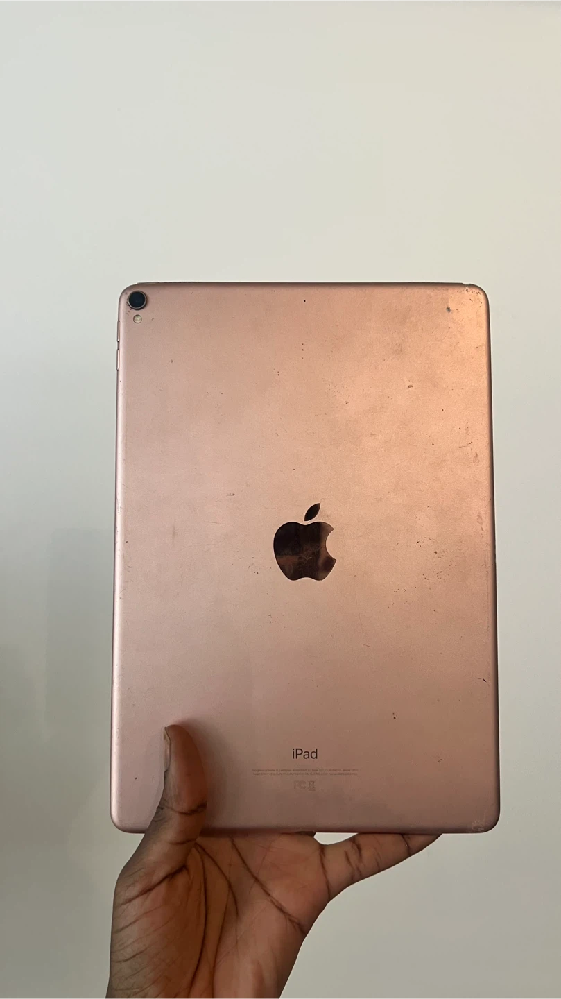 Rose Gold Apple iPad Pro 10.5 - photo 3