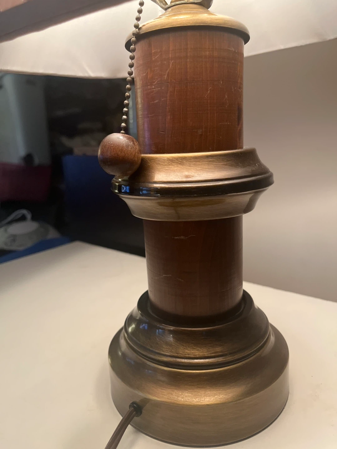Table Lamp with Wooden Base and Decorative Shade - photo 2