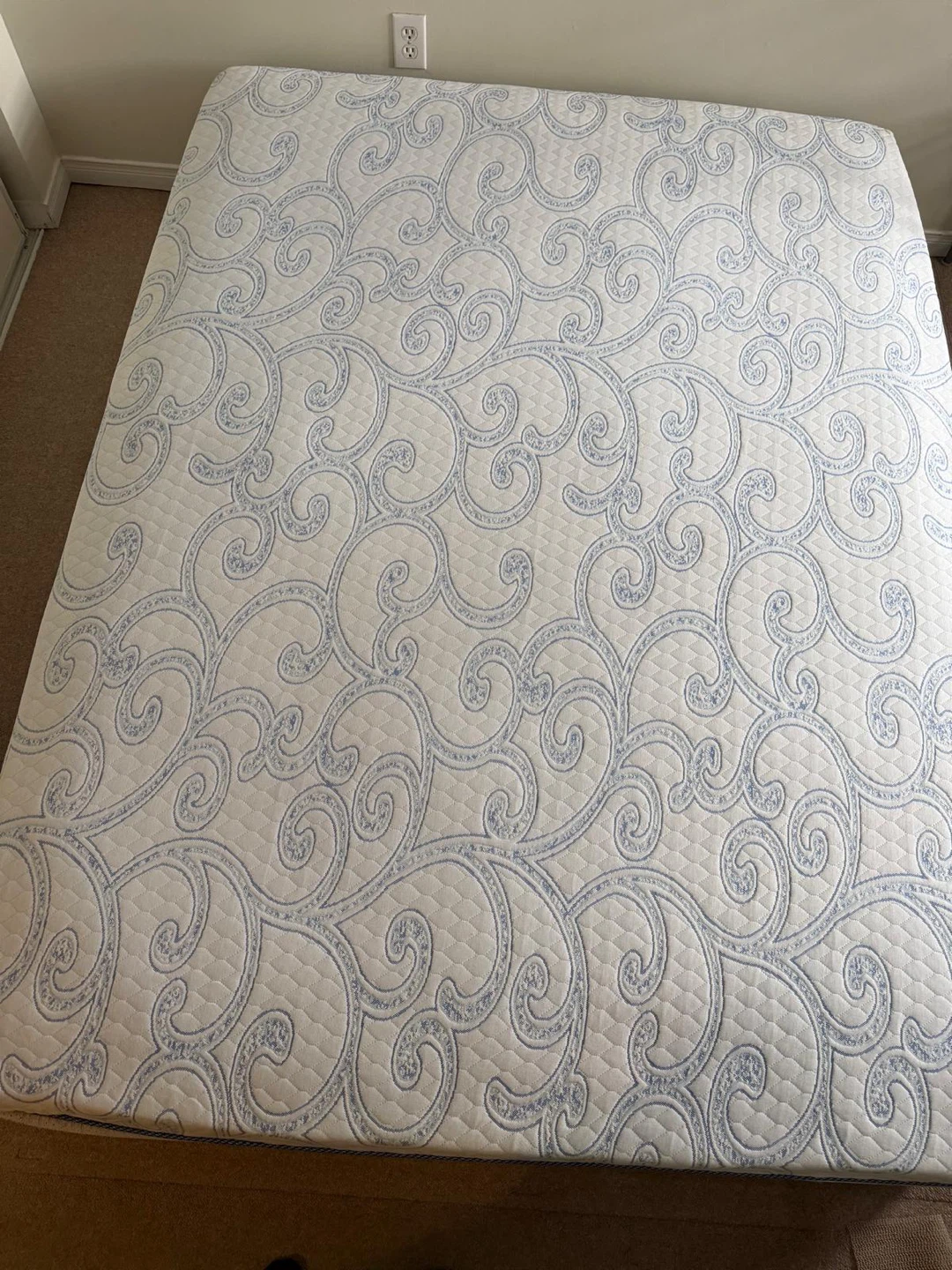 Queen Size Mattress and Box Spring Set - photo 5