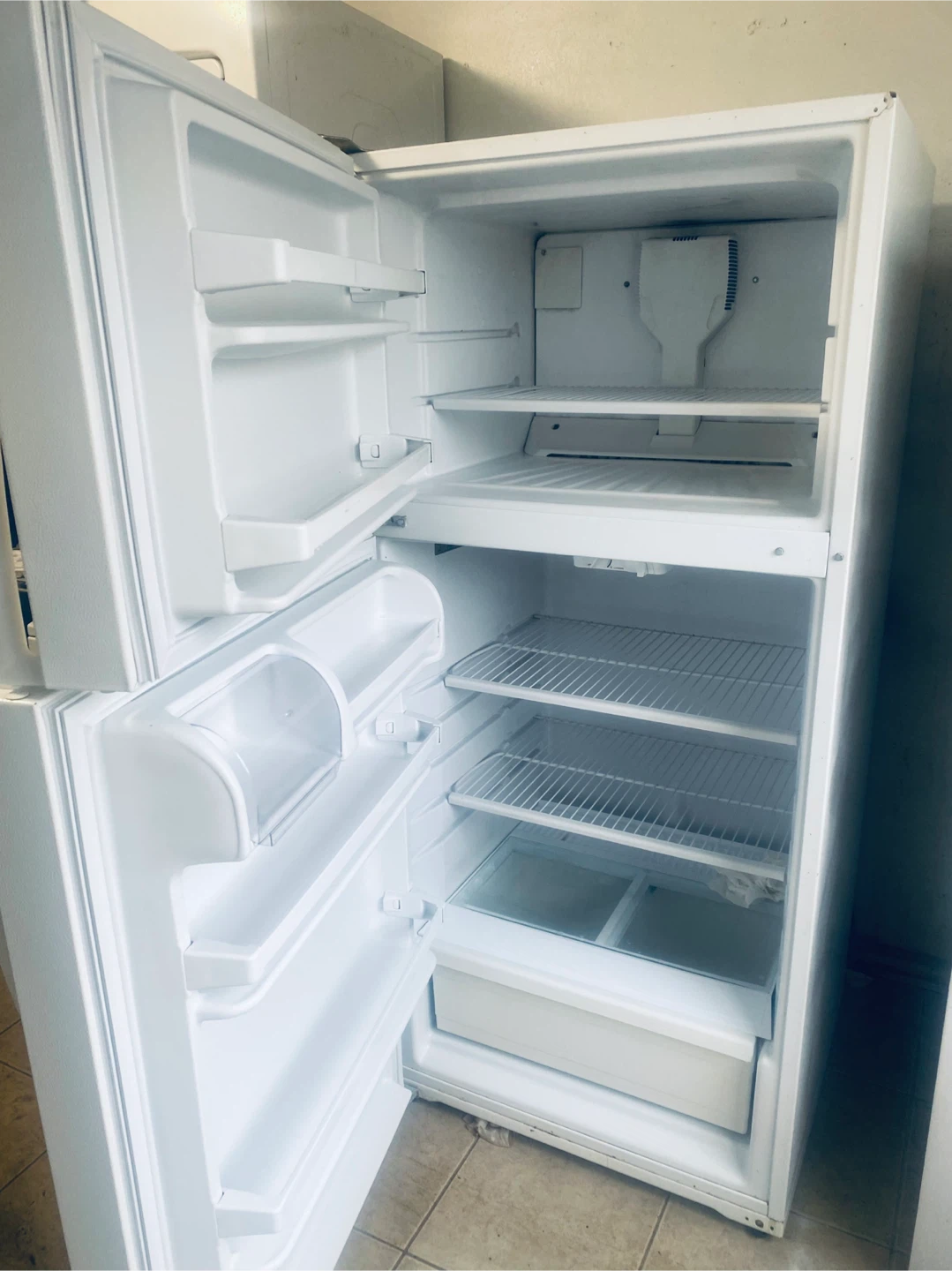 28”Refrigerator - photo 2
