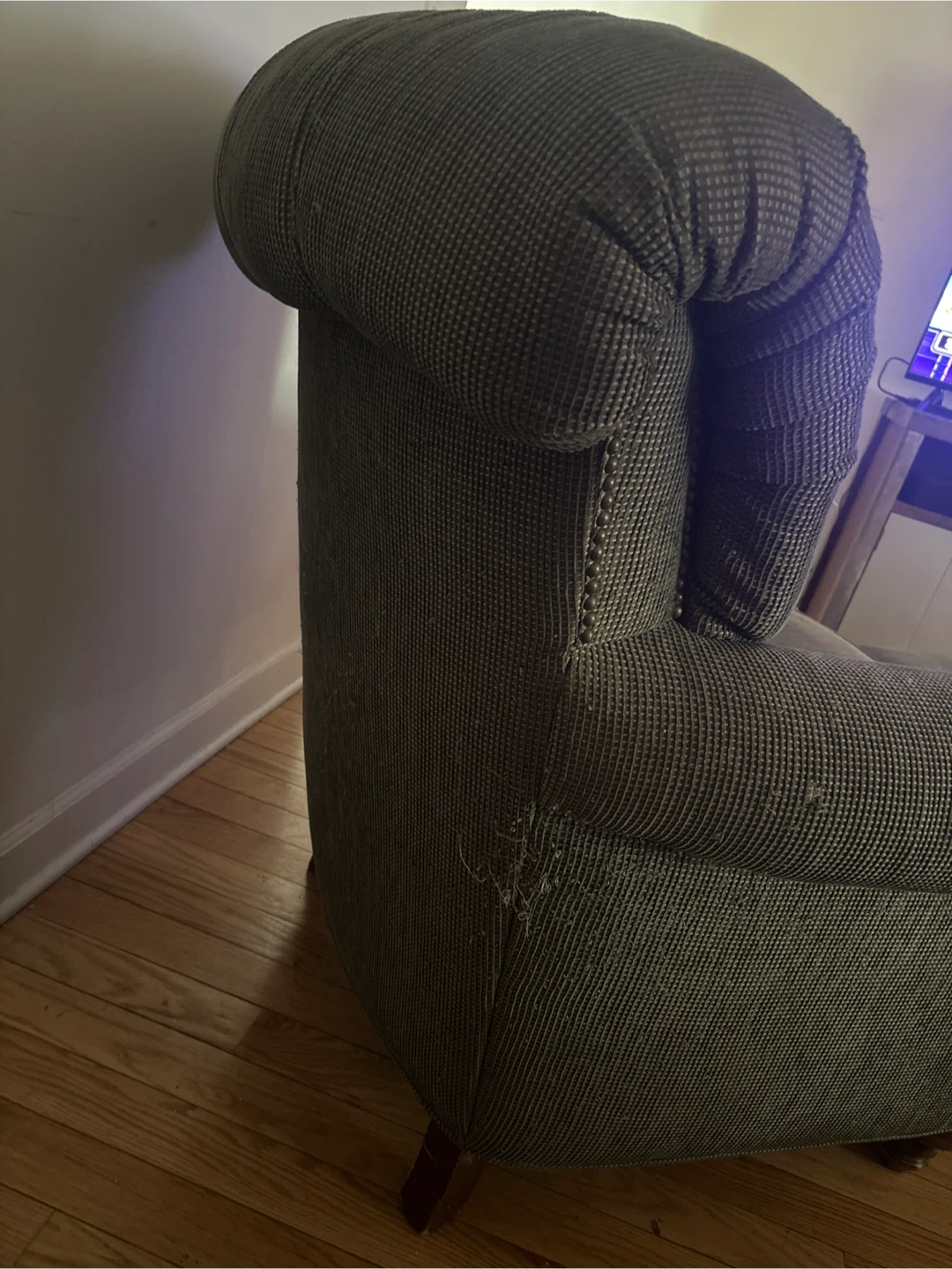 Green Flexsteel lounge chair with ottoman used. - photo 3