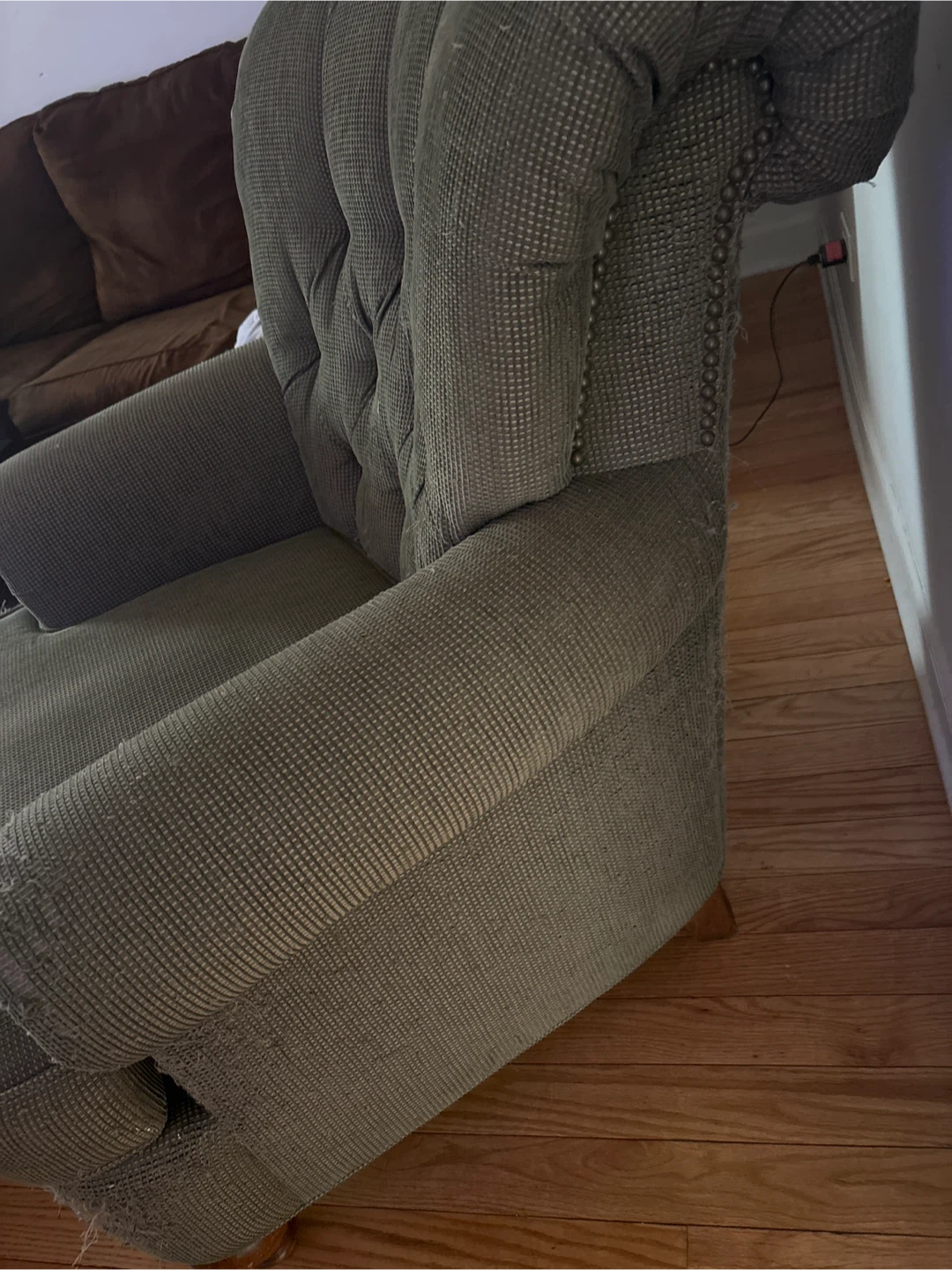 Green Flexsteel lounge chair with ottoman used. - photo 5