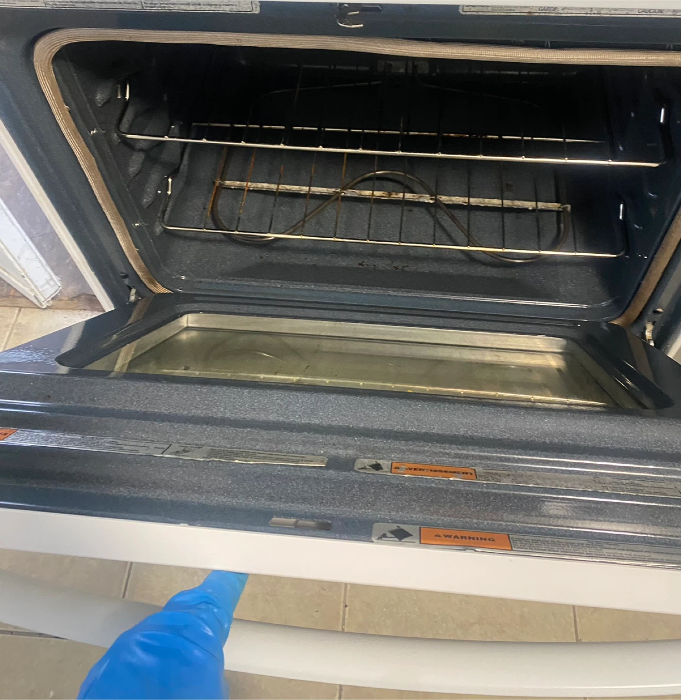 Whirlpool Electric Stove - photo 3