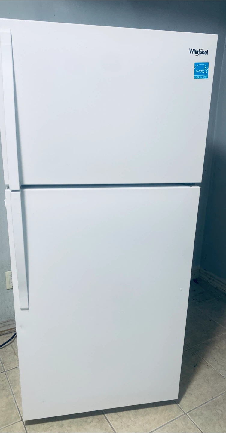 Whirlpool White Top Freezer Refrigerator