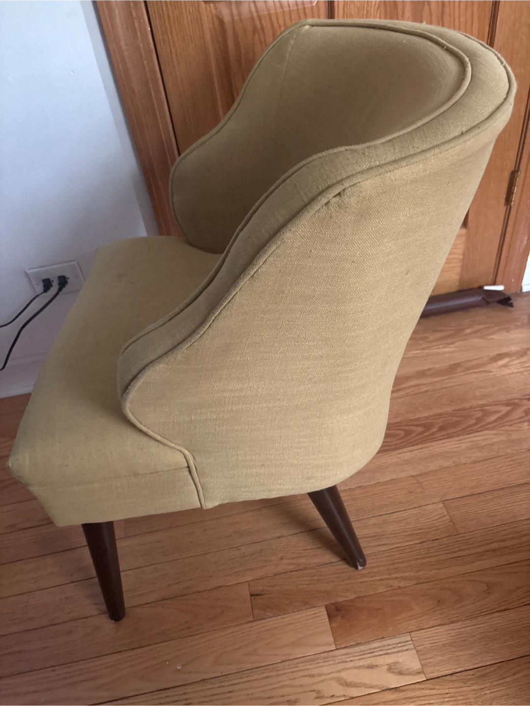 Yellow accent chair garage pick up - photo 2