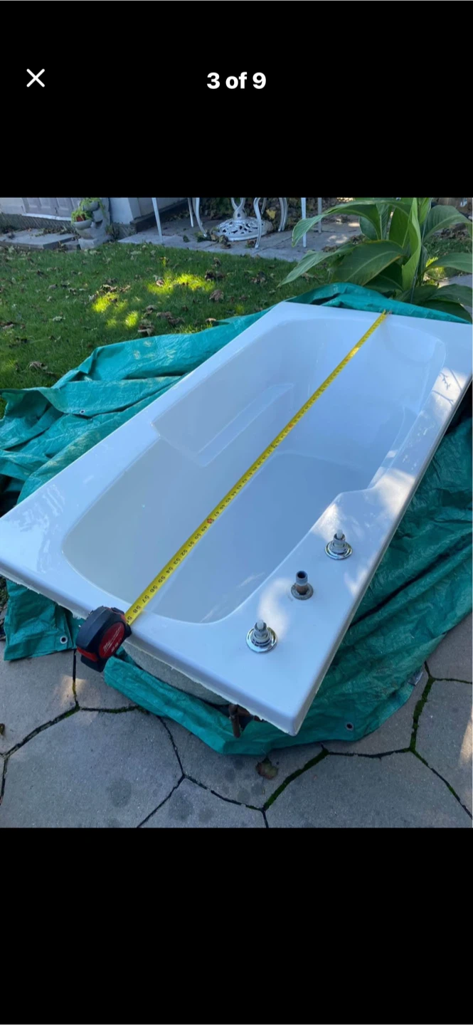 White Bathtub