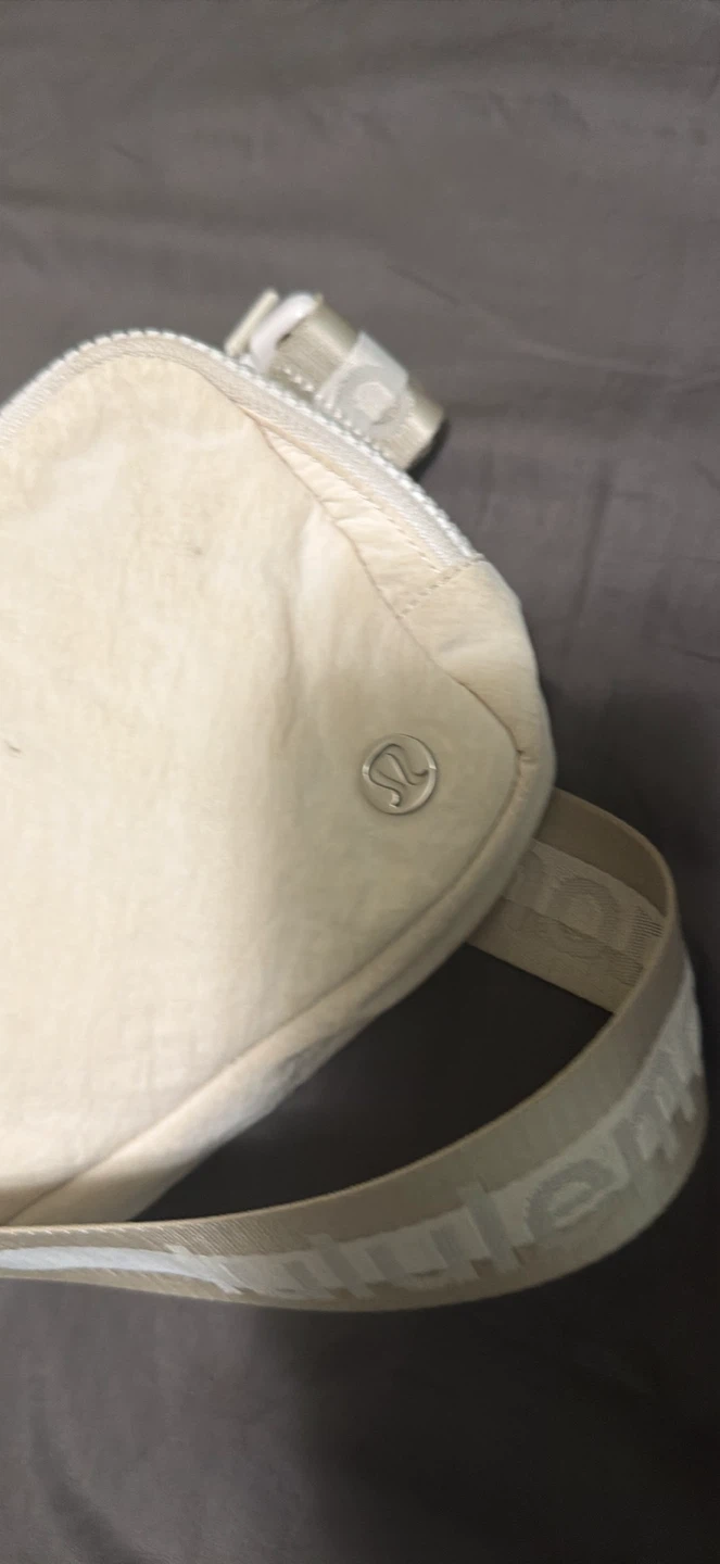 Lululemon Everywhere Belt Bag - Cream - photo 2