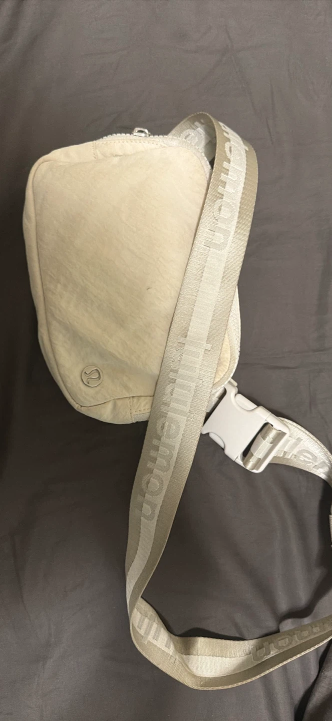 Lululemon Everywhere Belt Bag - Cream - photo 3