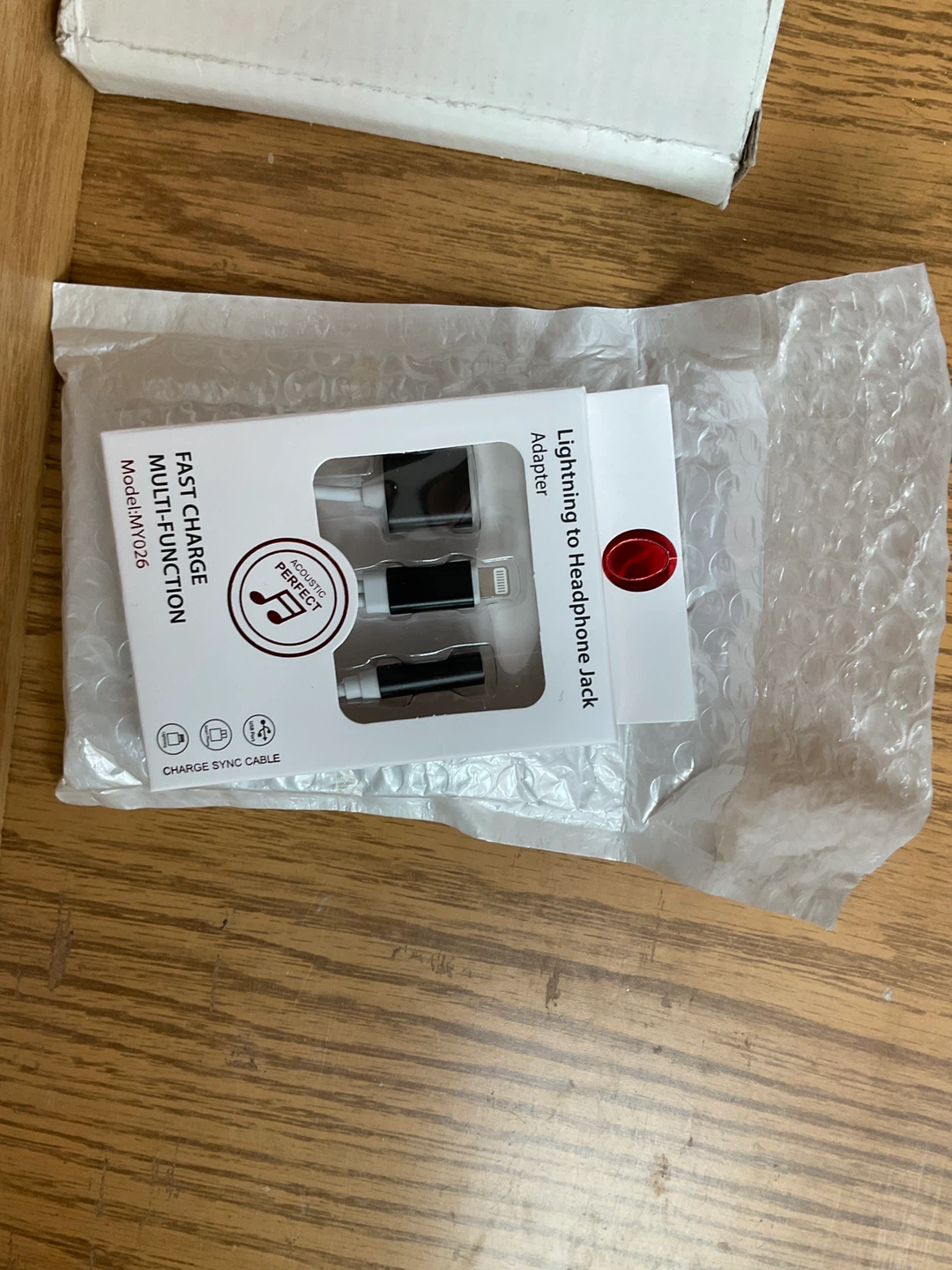 🥕Lightning to Headphone Jack Adapter MY026