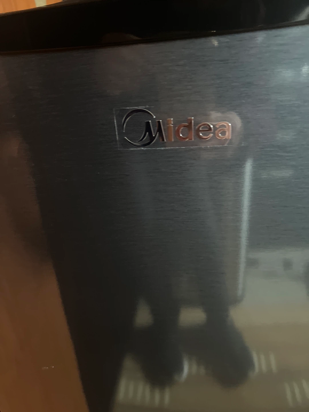 Midea Mini Fridge - photo 2