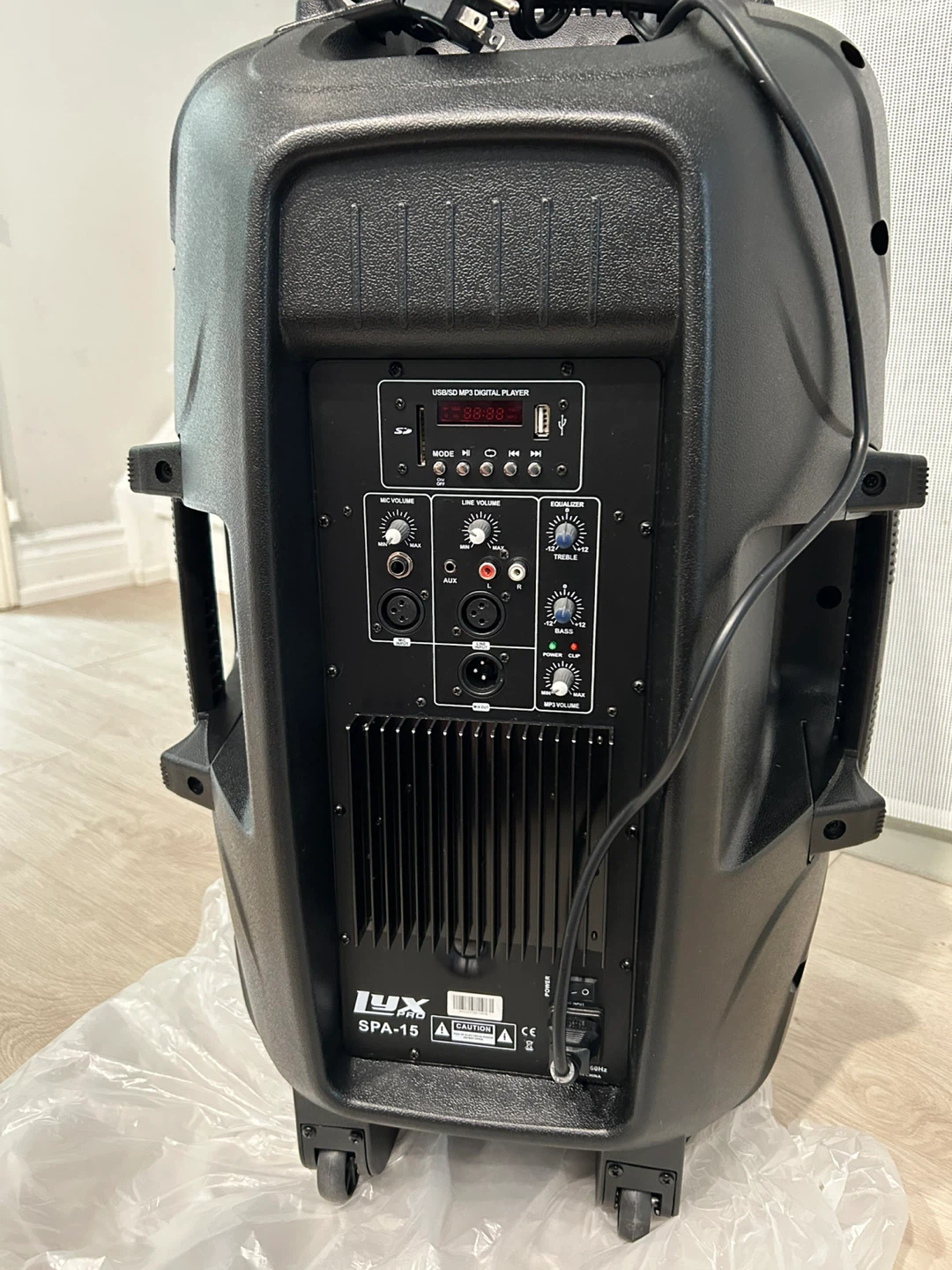 Lux Pro SPA-15 Portable PA Speaker with USB/SD MP3 Player - photo 3
