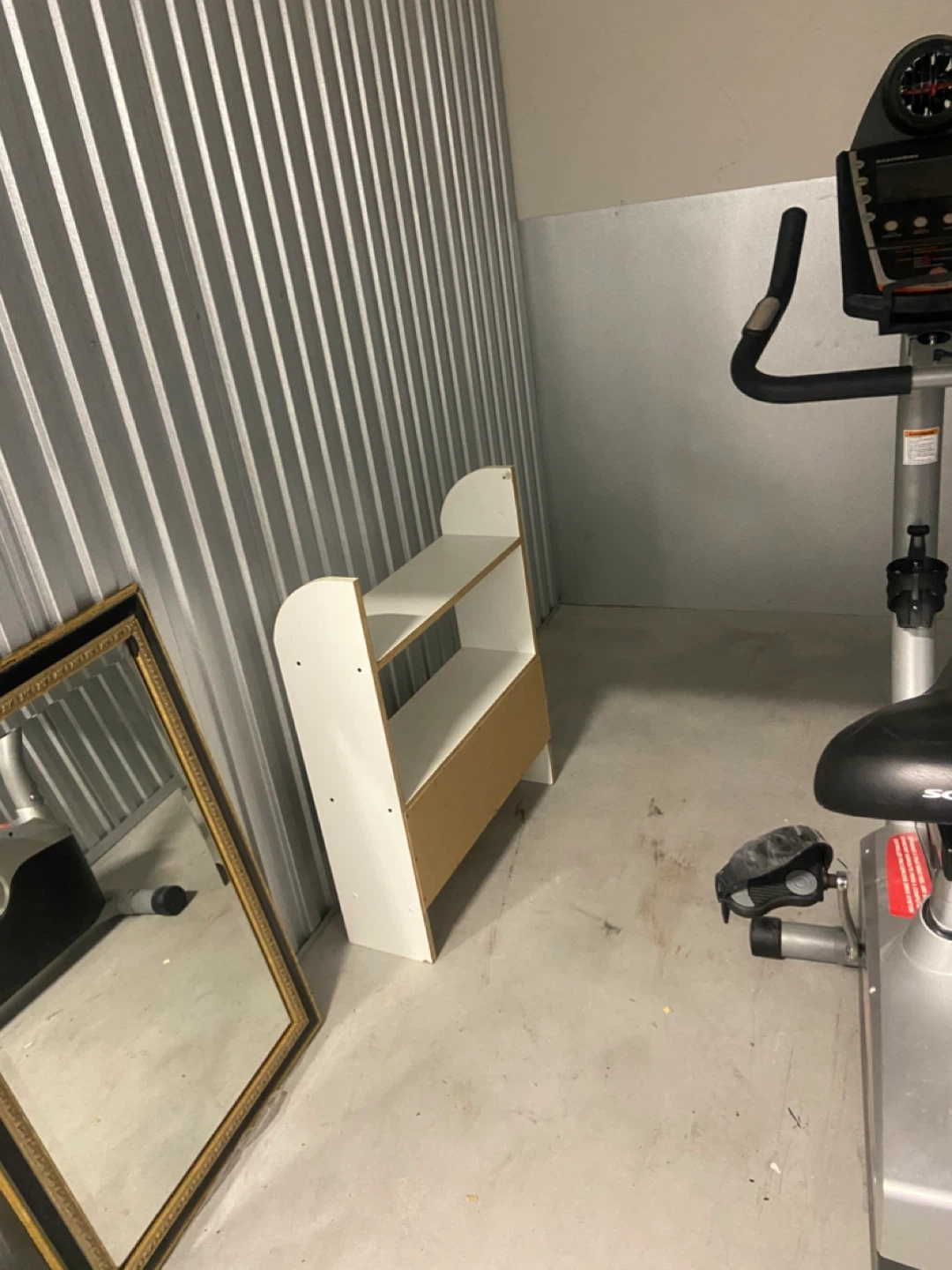 White & Wood Shelf Unit