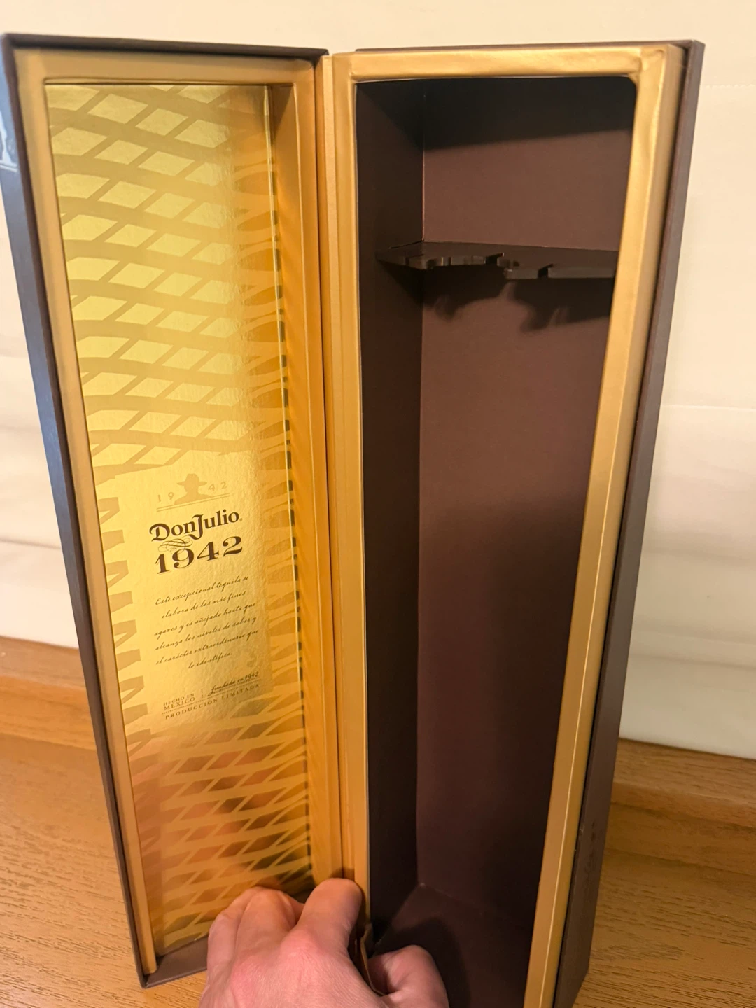 Don Julio 1942 Tequila Anejo 750ml with Gift Box - photo 2