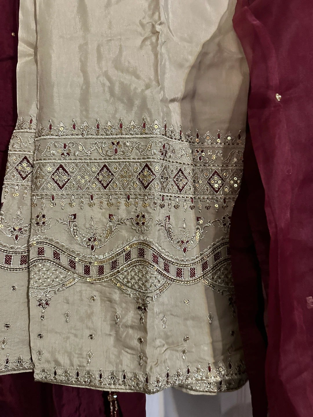 Maroon Embroidered Kurti with Pants and Dupatta - photo 2